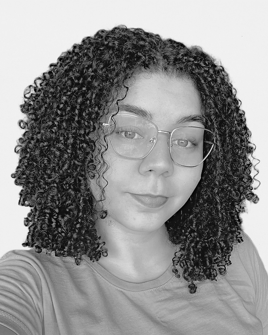 Camila N. Santos, redatora